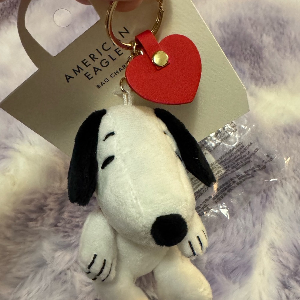 American Eagle Snoopy Keychain with Red Heart - Picture 4 of 4